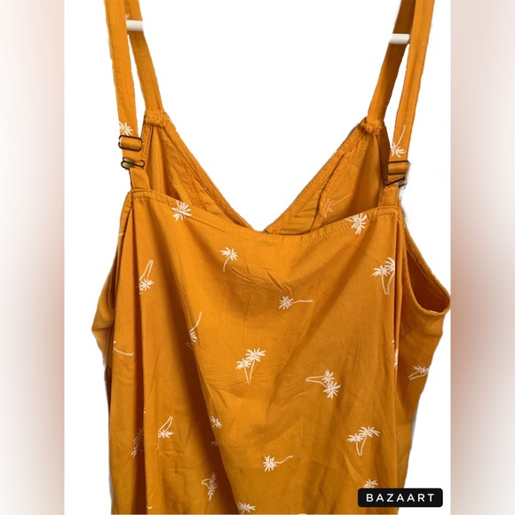 !!New!! Mustard yellow and white palm tree print top - Picture 4 of 7